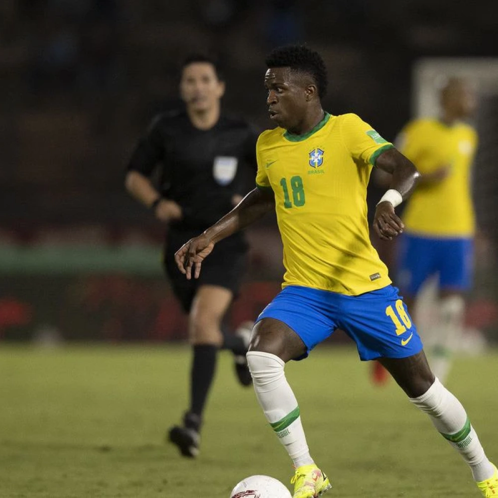 Tite convoca Vinícius Jr para seleção após corte de Firmino por lesão