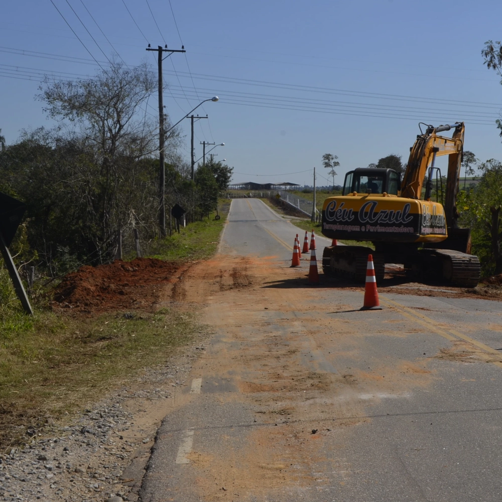 Trecho da estrada vicinal Sorocaba Iperó é interditada para obras na pista