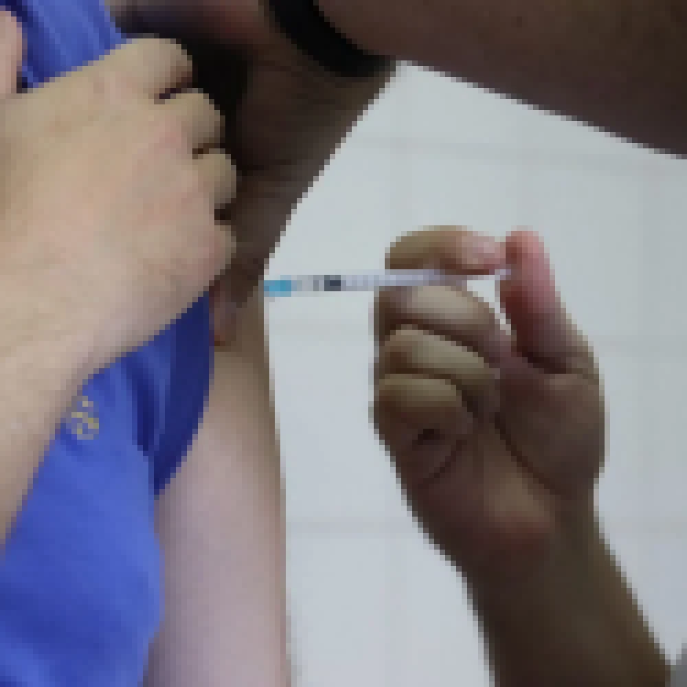 Vacinação contra Covid-19 tem sequência neste sábado (18)