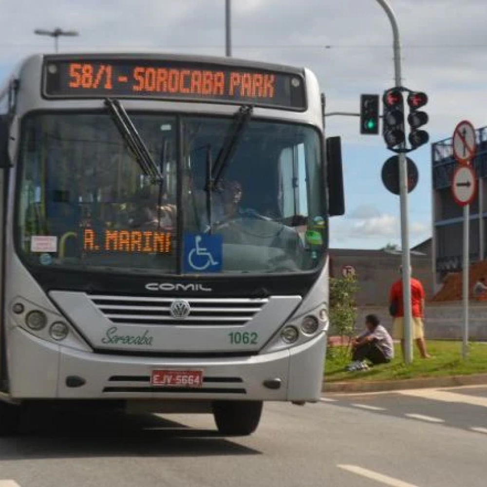 Vereador solicita mais ônibus em horário de pico na Avenida Itavuvu