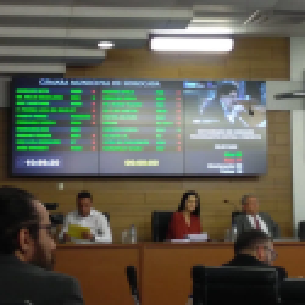 Vereadores rejeitam abertura de comissão processante contra José Crespo