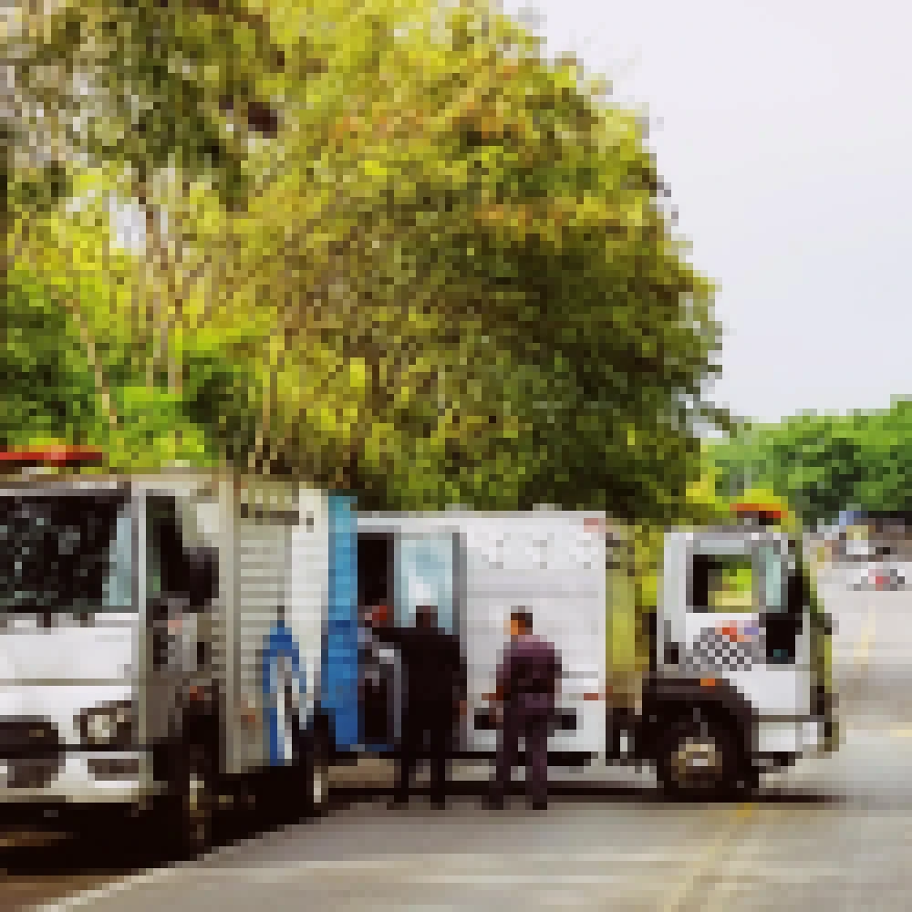 Viatura carregada de presos quebra na Iperó-Boituva e polícia interrompe via; Não há informações sobre fuga