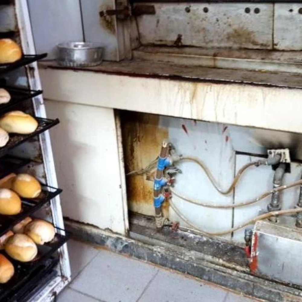 Vigilância Sanitária interdita padaria por risco à saúde pública