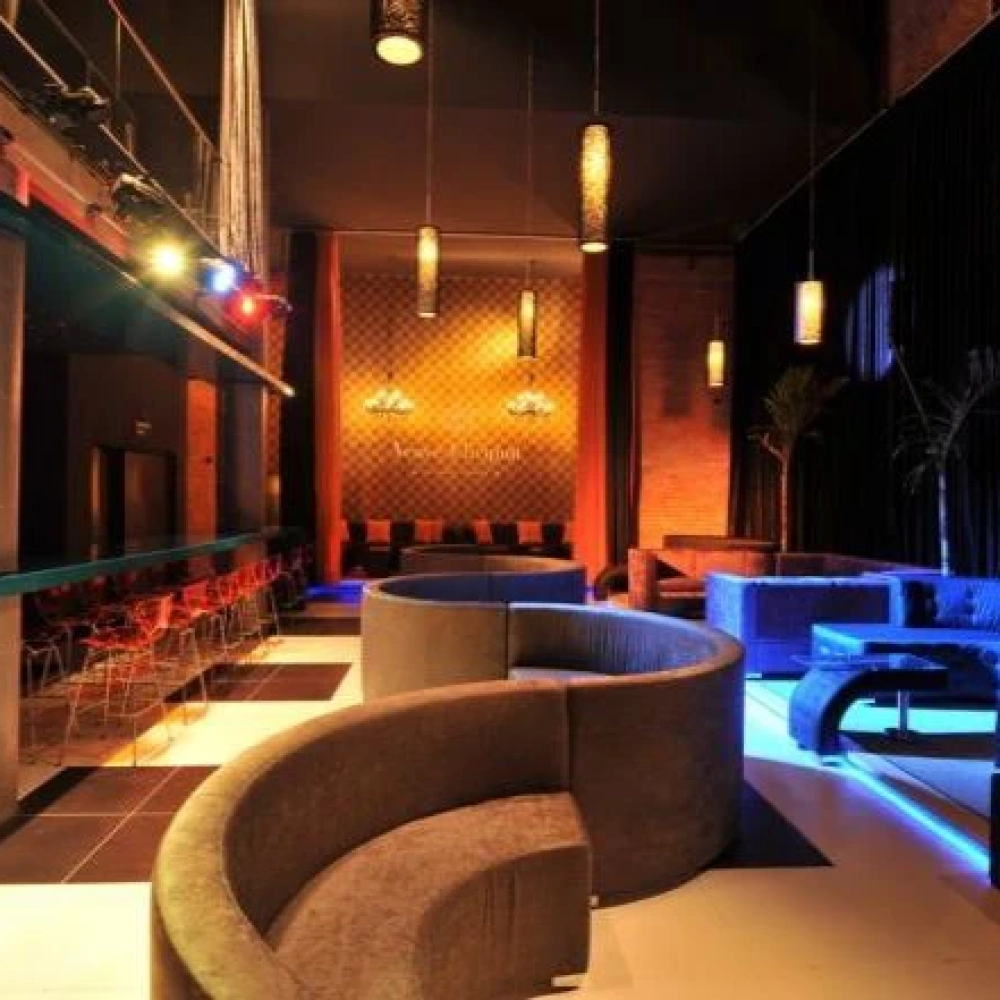 WK Lounge Bar reinventa o entretenimento na região