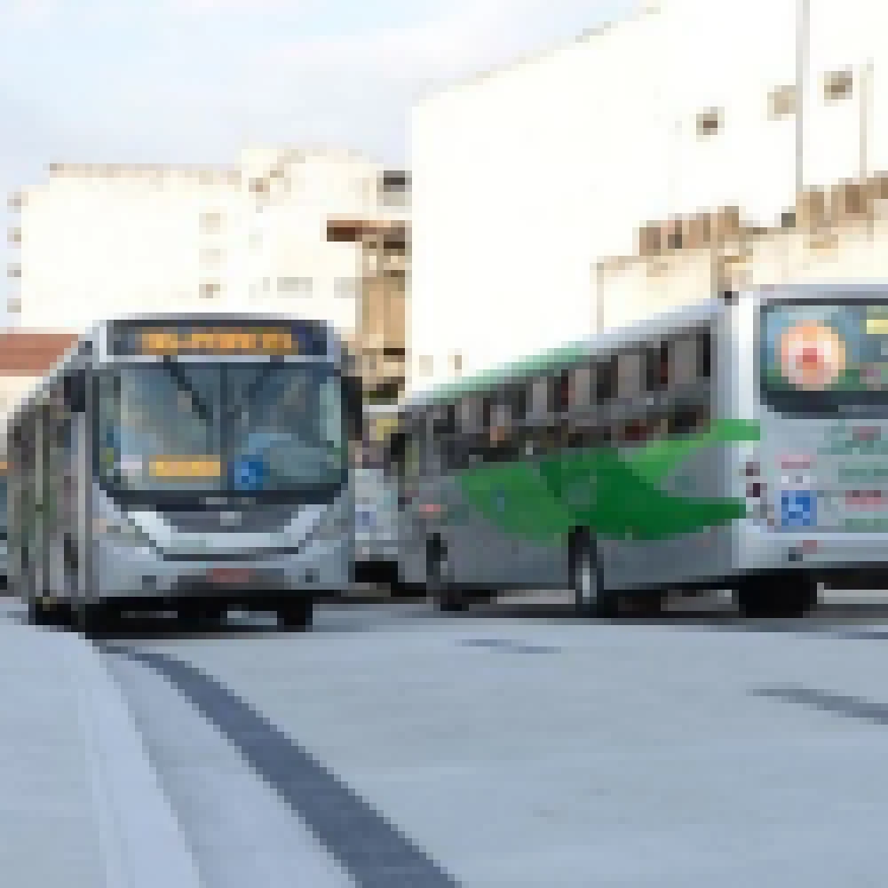 Zona Norte e Éden ficam sem transporte coletivo nesta segunda-feira